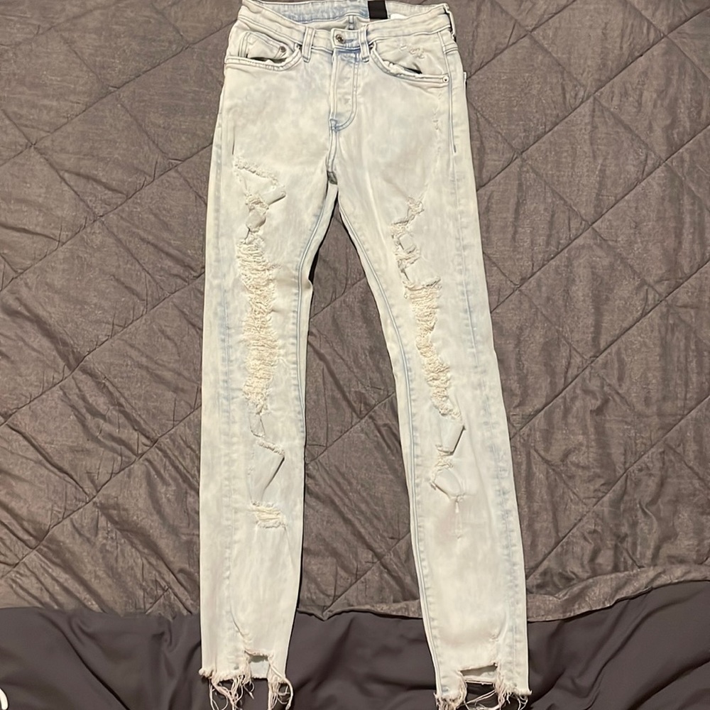 H&M light wash skinny jeans